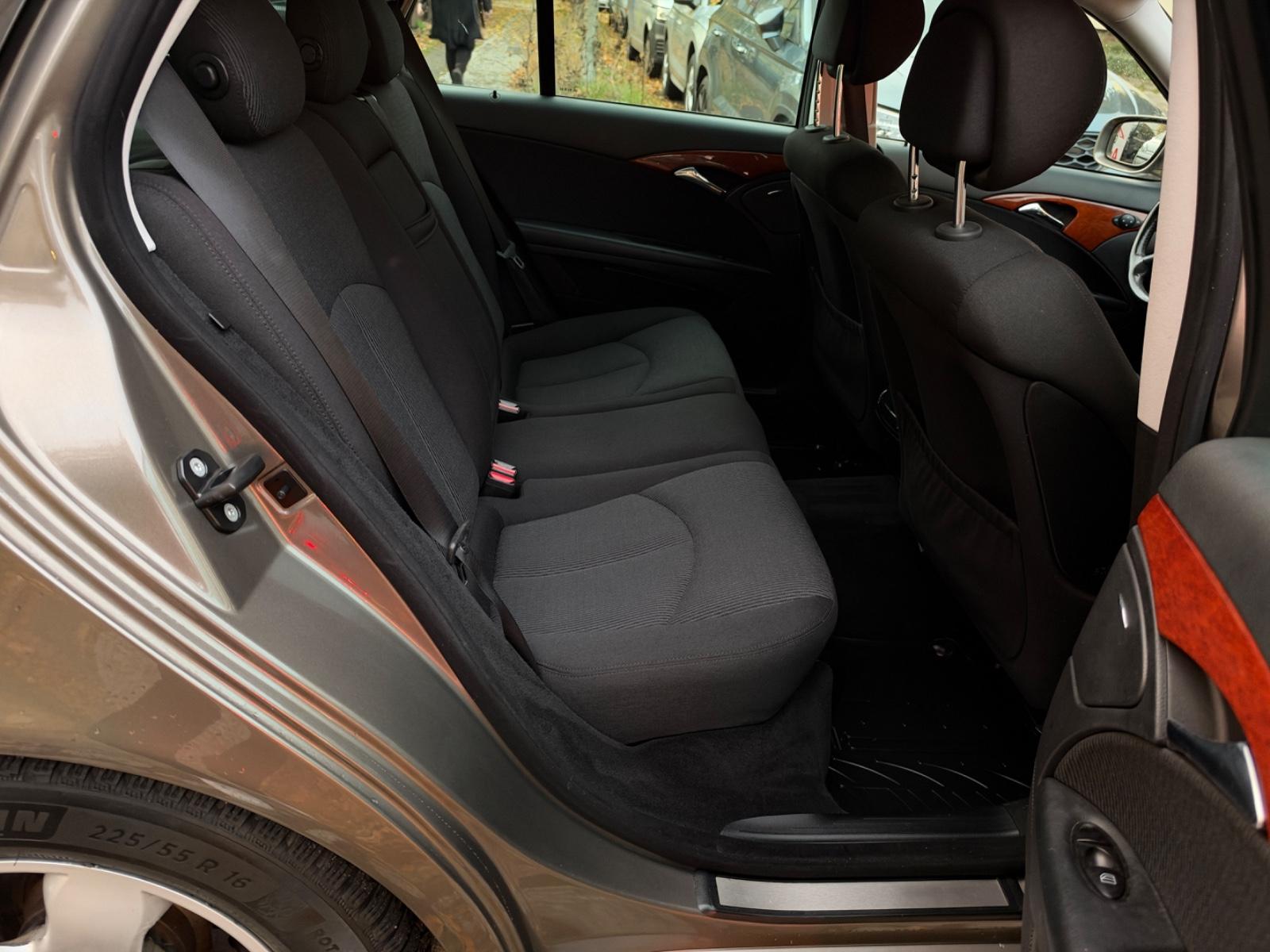 Mercedes-Benz E220 2007 — photo 11