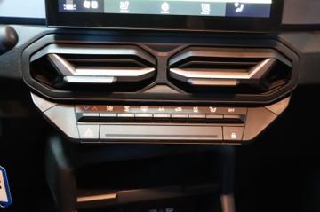 Dacia Duster III TCe 130 Expression 4x4 SH Kamera LED
