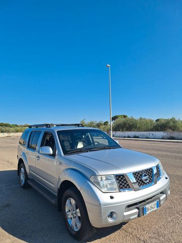 Nissan Pathfinder 2.5 dCi SE - GANCIO TRAINO