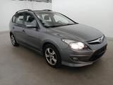 Hyundai i30 cw FIFA WM Edition*Aus 1 Hand* - Hyundai i30 aus 2011 mit Benzin-Antrieb: Kombi