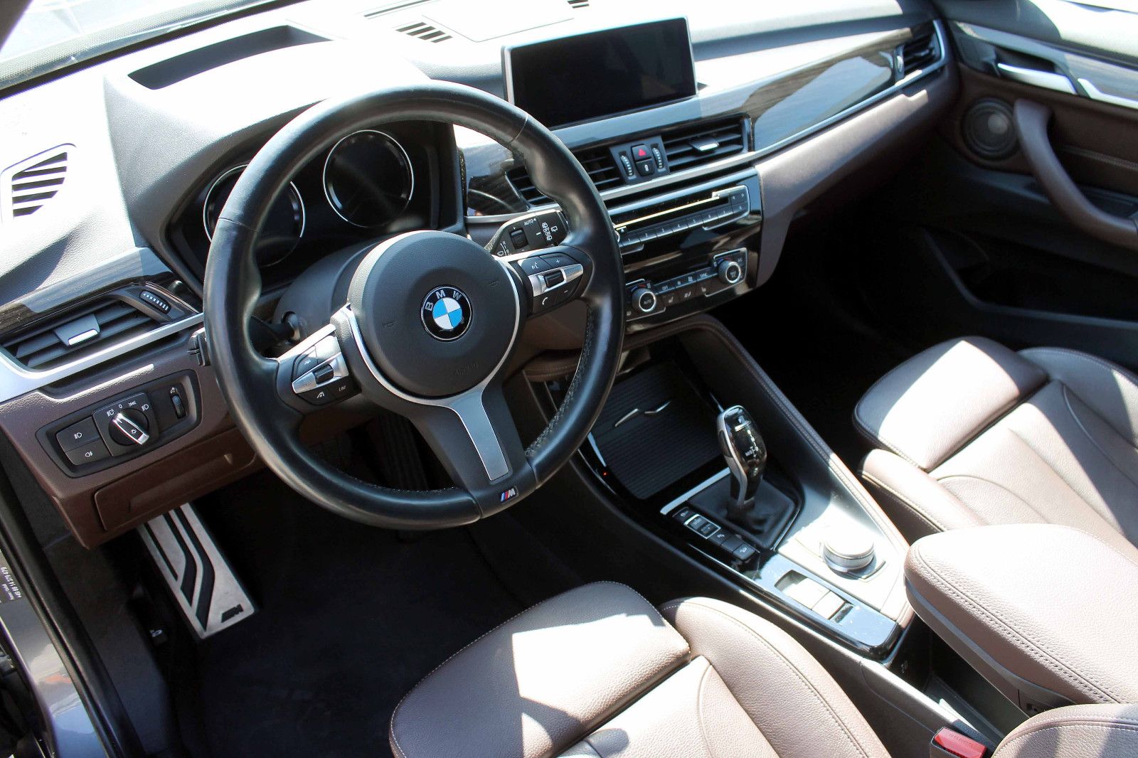 Fahrzeugabbildung BMW X1 xDrive 25i M-Sport LED PANO ACC KAM CarPlay