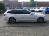 BMW 320 i Touring Aut Sport Line Navi LED PDC Kamera - BMW 320 Gebrauchtwagen in Düsseldorf