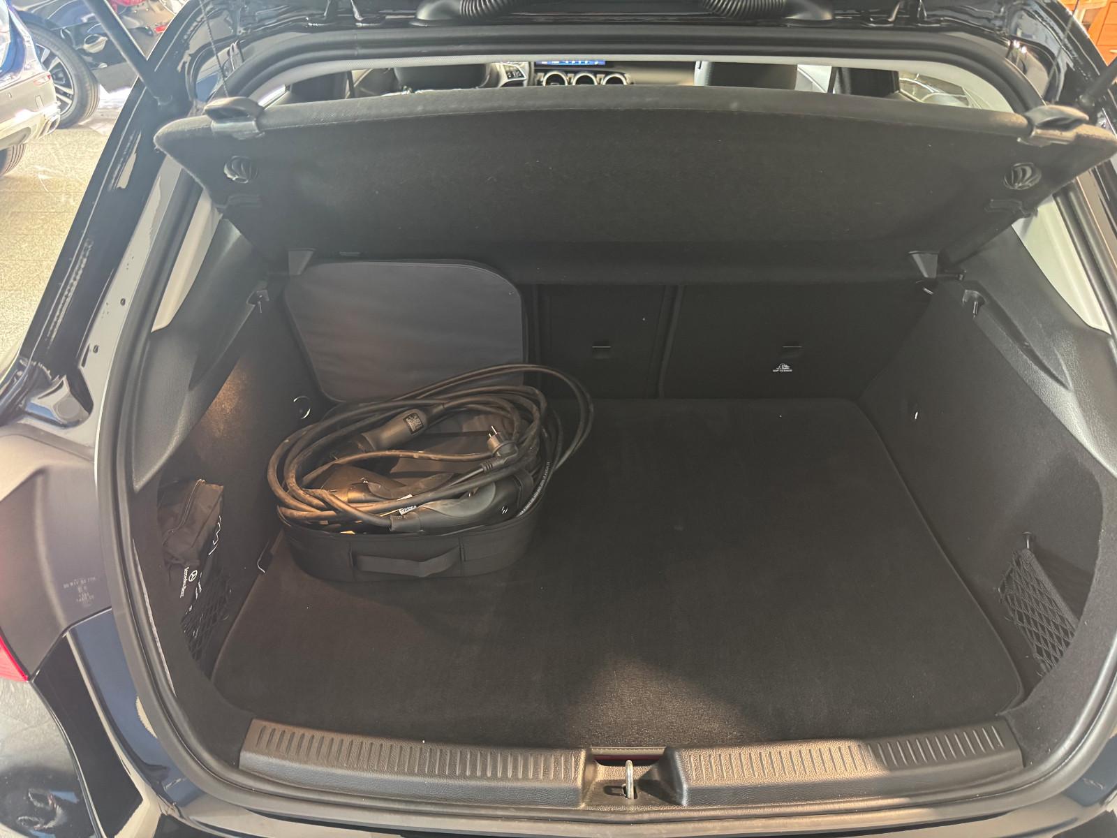 Mercedes-Benz A 250 e DCT*Progressive | NIGHT | LrHz | Kamera