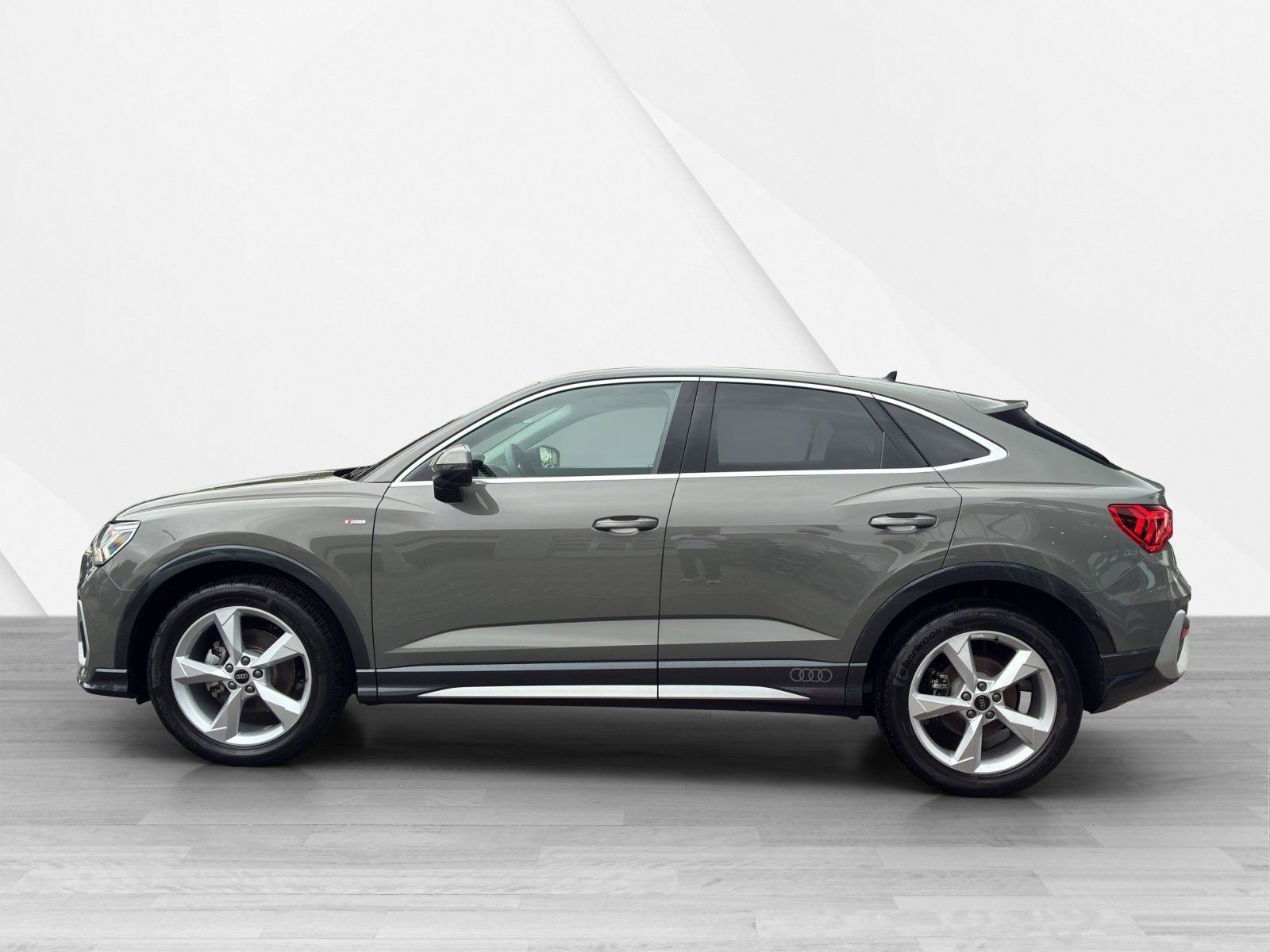 Fahrzeugabbildung Audi Q3 Sportback S line 35 TFSI AHK,LED,Navi,PDC,LM