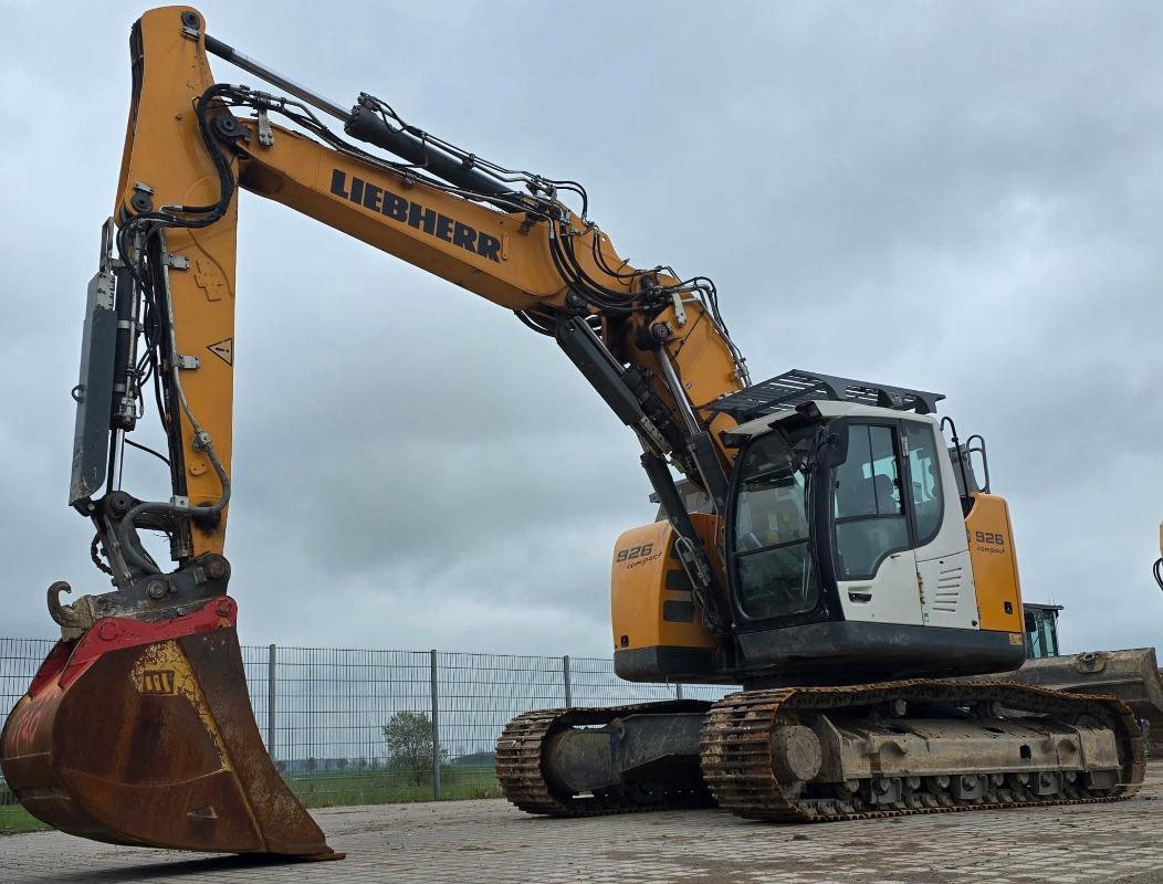 Liebherr R926 Compact 