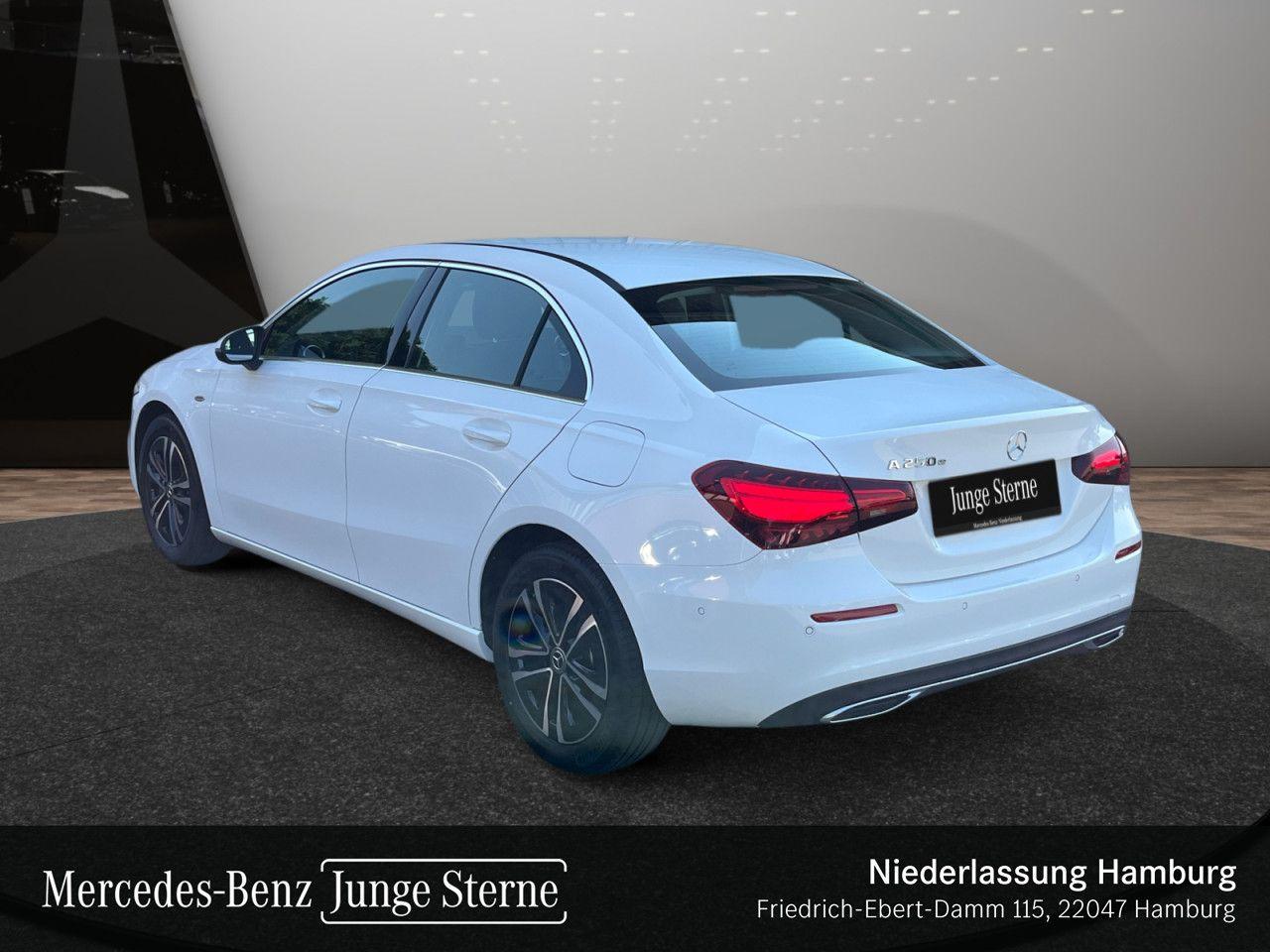 Mercedes-Benz A 250 e Progressive Limousine DISTR/AHK/AC11kW/