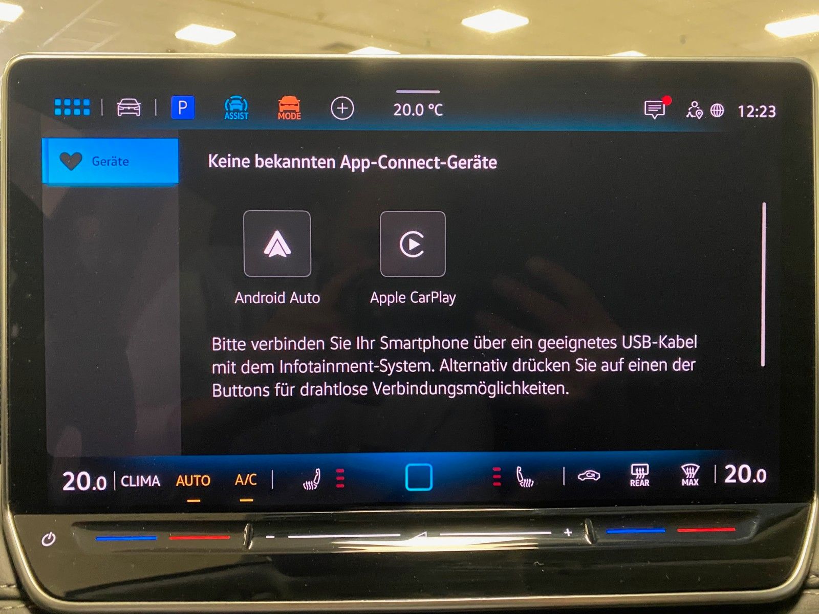 Fahrzeugabbildung Volkswagen Tiguan 1.5 eTSI OPF DSG +ACC+LED+NAVI+PARKASSIST