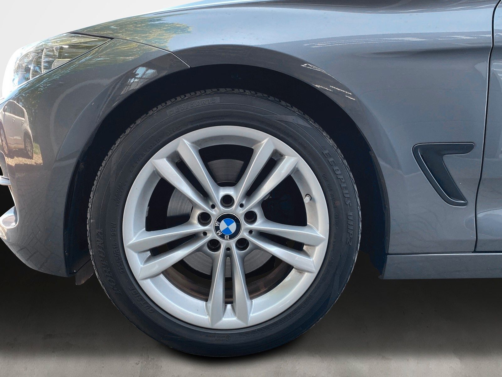 Fahrzeugabbildung BMW 330d Gran Turismo xDrive Advantage