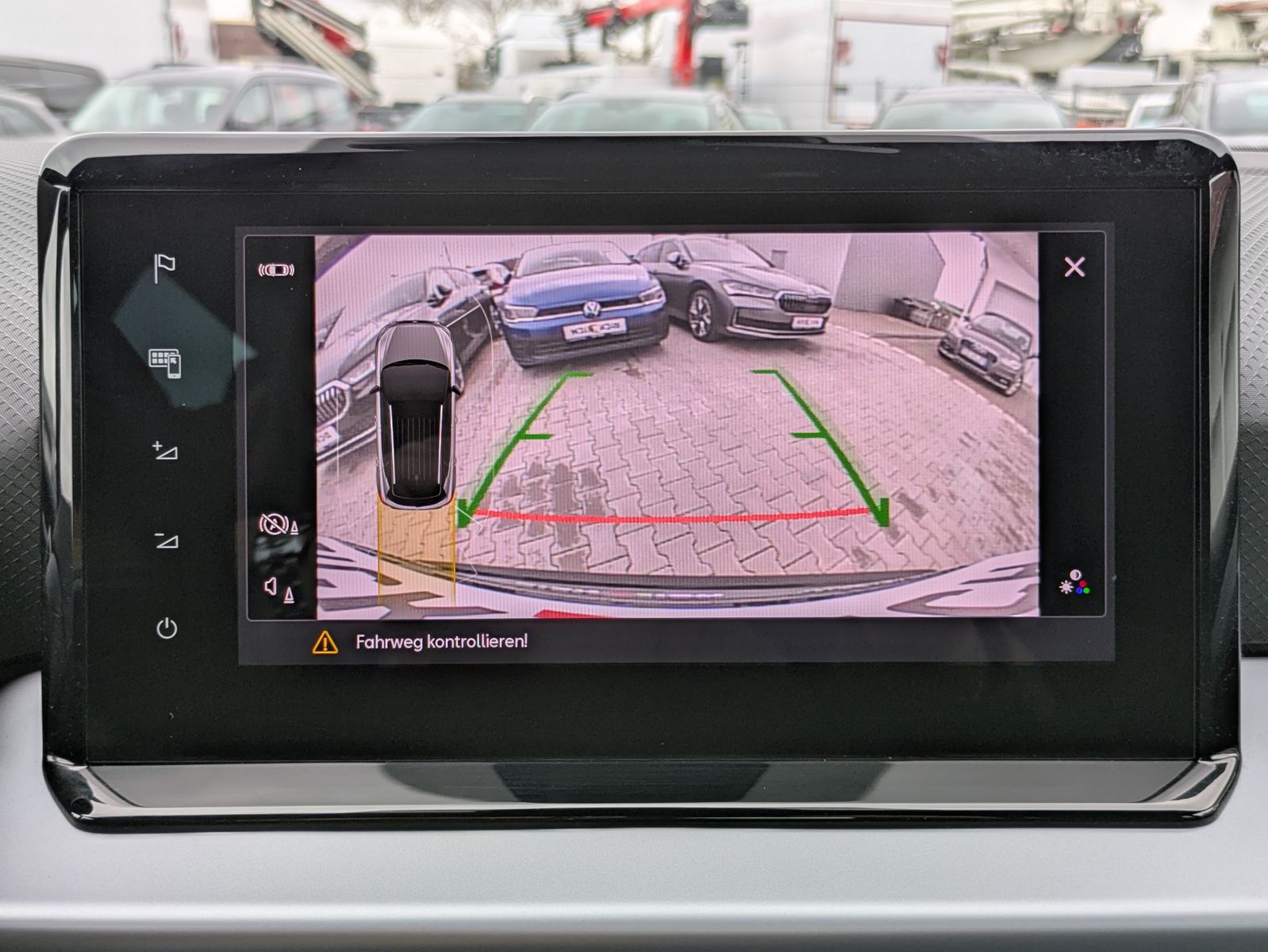 Fahrzeugabbildung SEAT Arona 1.5 TSI FR DSG AHK*ACC*LED*APP*DAB*KAMERA