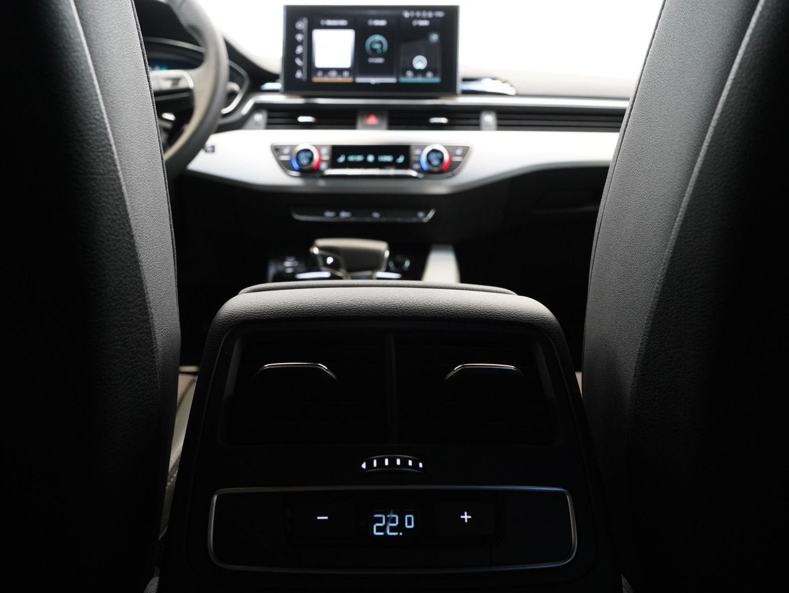 Fahrzeugabbildung Audi A4 Avant 35 TDI S line Competition Edition