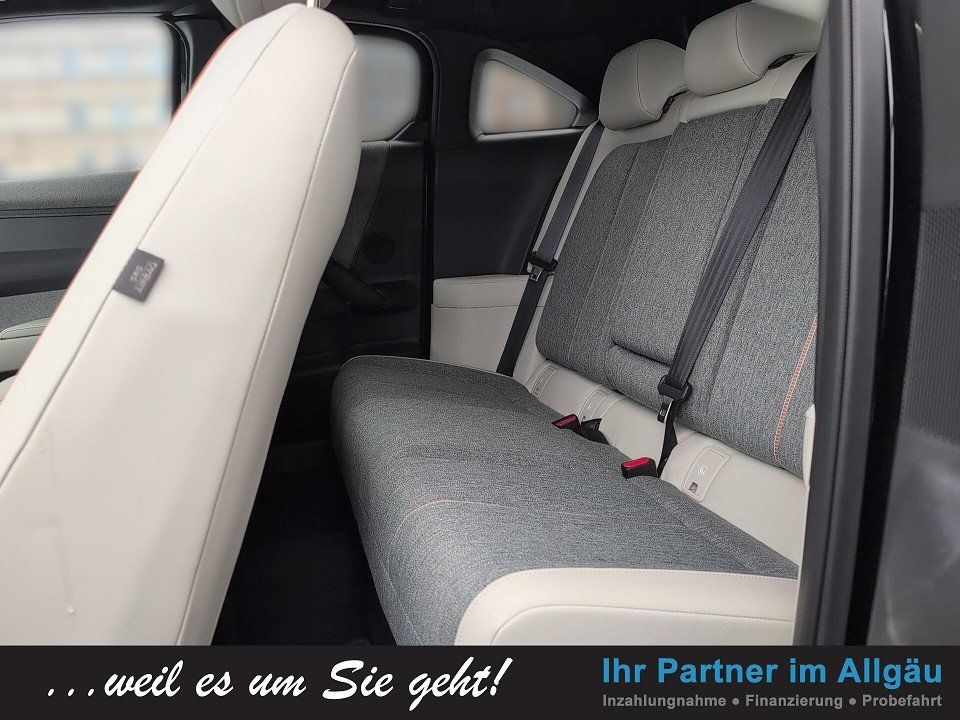 Fahrzeugabbildung Mazda MX-30 EV eSKY 35kWh MAKOTO PREM-P GARANTIE-02/29
