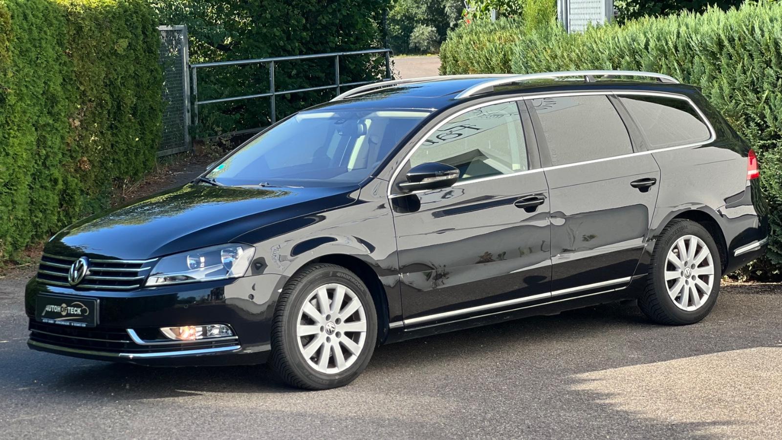 Volkswagen Passat 2011 — вигляд ззаду