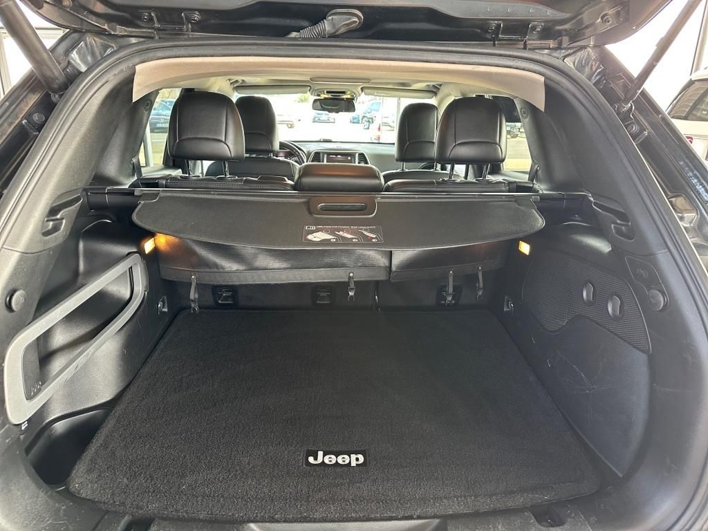 Fahrzeugabbildung Jeep Cherokee 2,2 MultiJet Overland 4WD Pano BiXenon