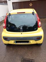 Peugeot 107 Petit Filou 70  - Peugeot 107: Gelb