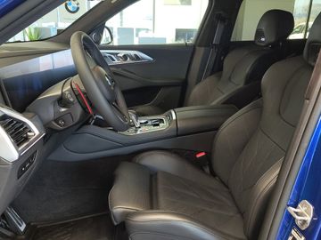 BMW XM - 5