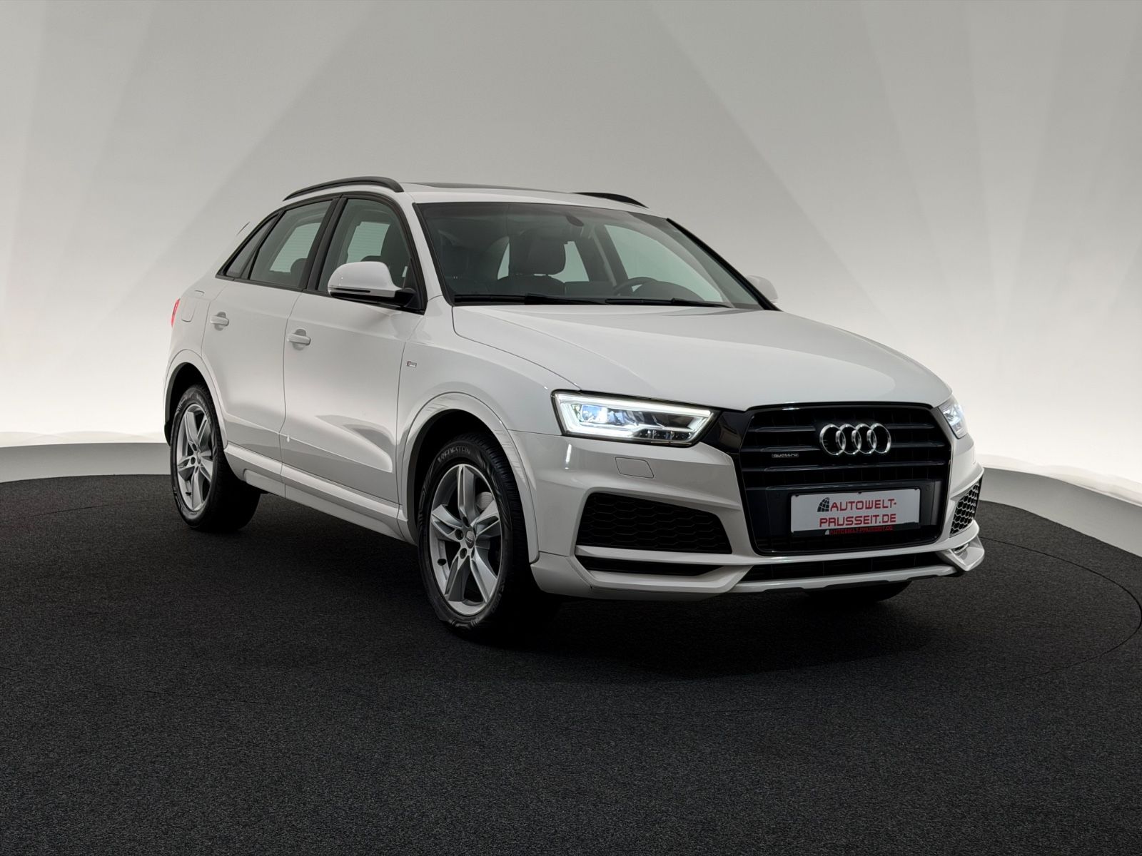 Gebrauchtwagen Audi Q3 Q3 2.0 TFSI QU*S LINE*LED-PANO-KEY-TOT.W-PDC-SHZ in Horb am Neckar