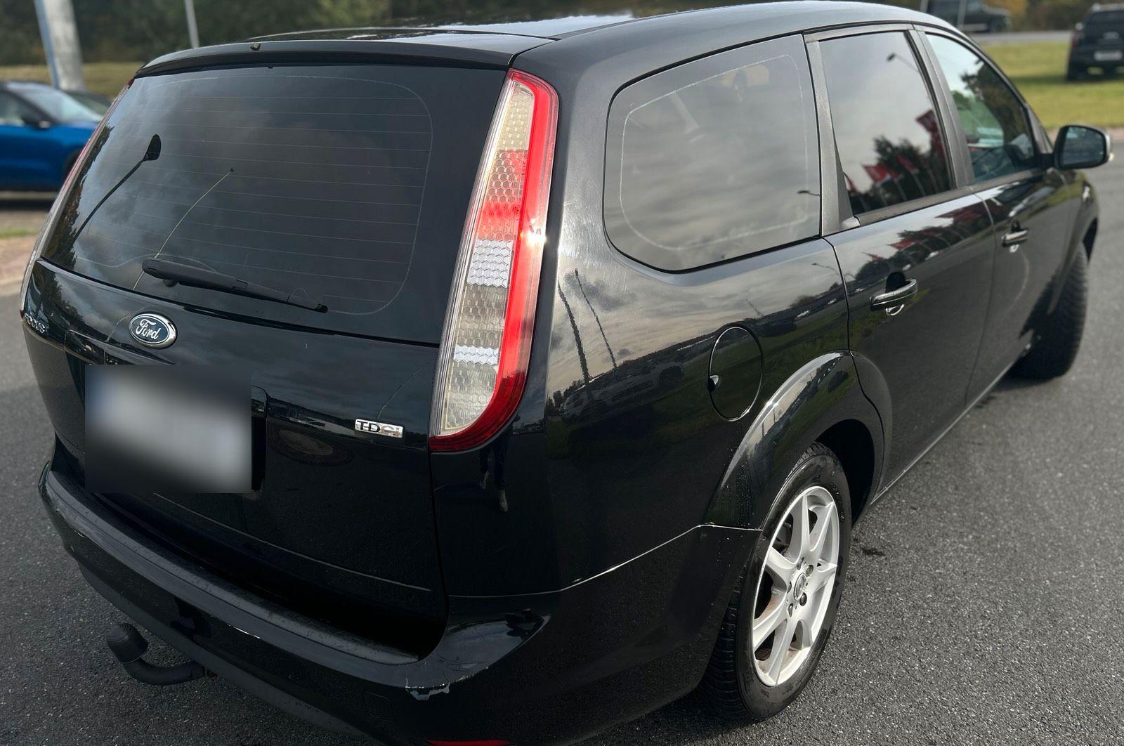 Ford Focus 2010 — photo 6