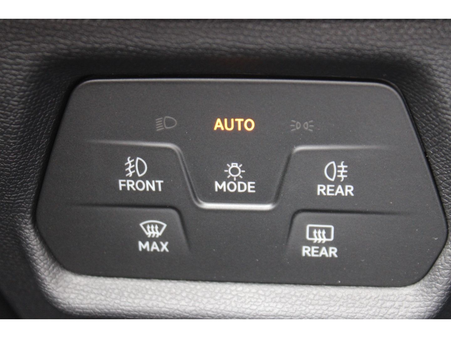 SEAT Leon 1.5 eTSI Sportstourer FR DSG ACC LED AHK RF - Image 14