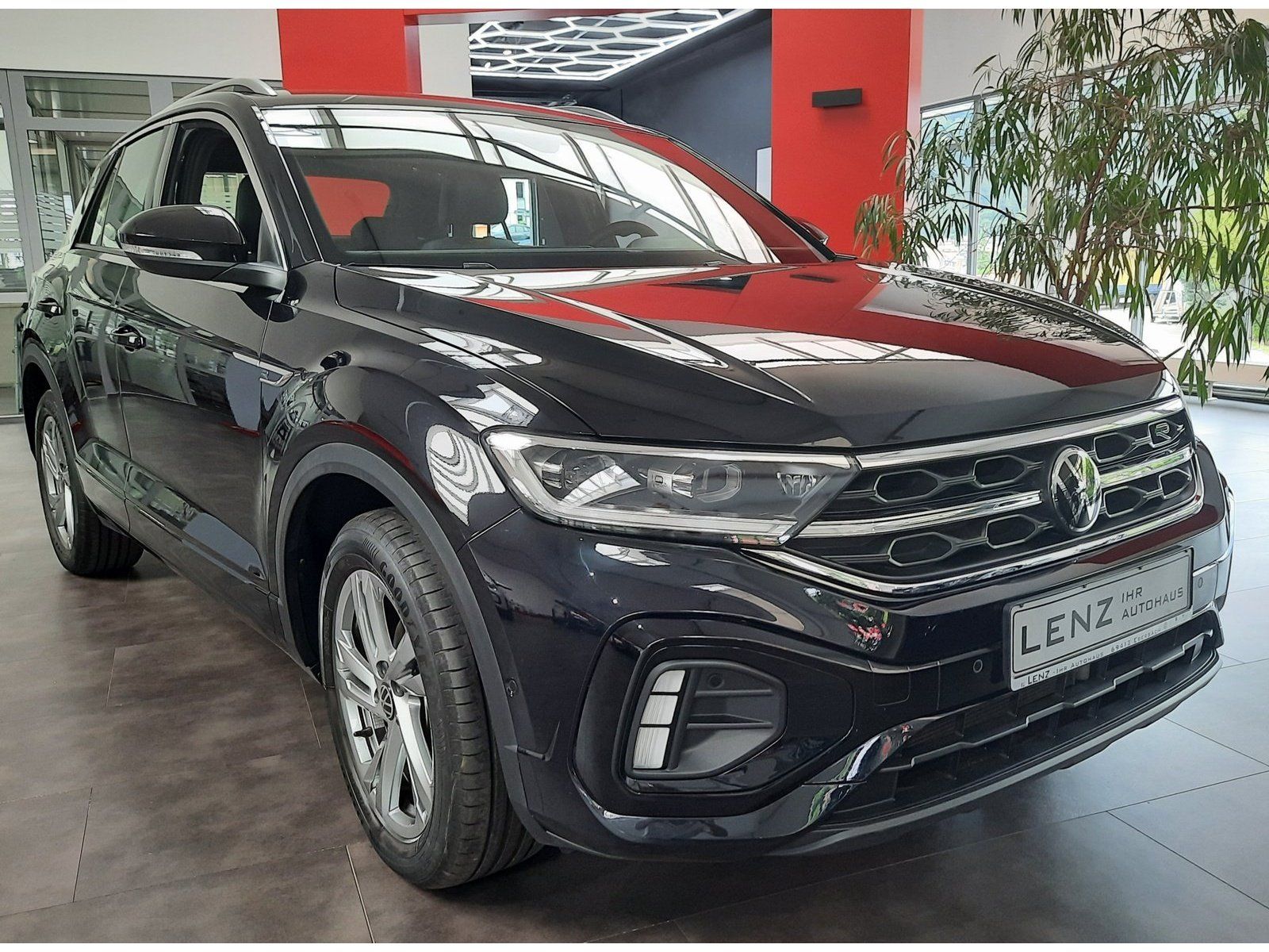 Fahrzeugabbildung Volkswagen T-Roc R-Line TSI DSG *AHK*Cam*Navi*LED*PDC*ACC*
