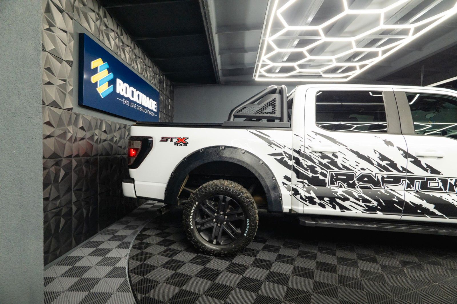 Fahrzeugabbildung Ford F150 5.0L V8 4x4 Offroad SuperCrew RAPTOR 19%
