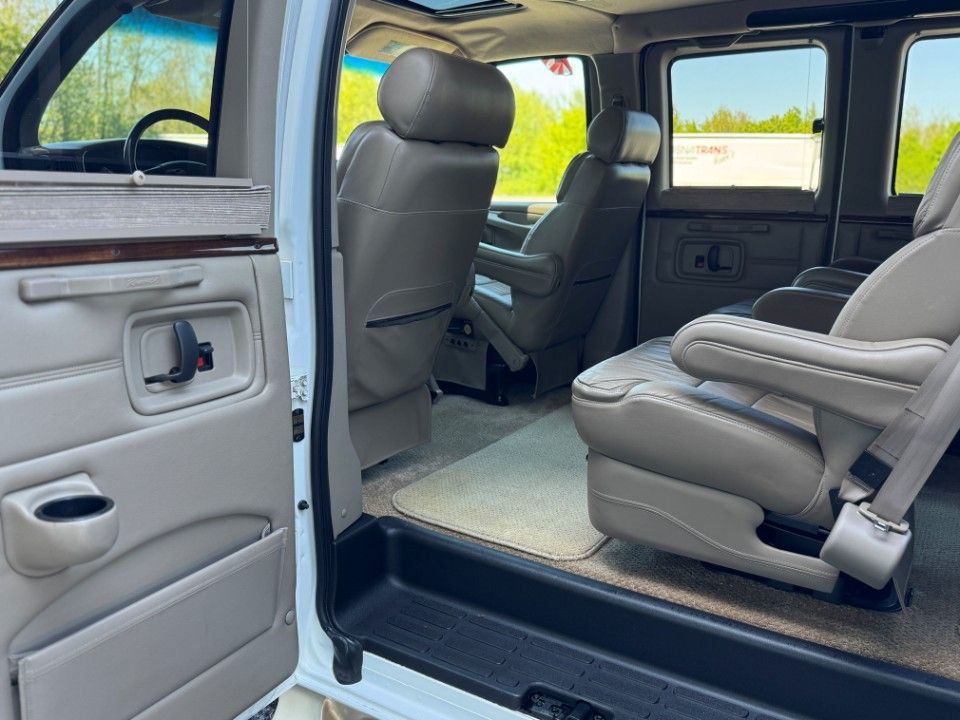 Fahrzeugabbildung Chevrolet Express Regency Protege 5.3 V8 LPG LowTop