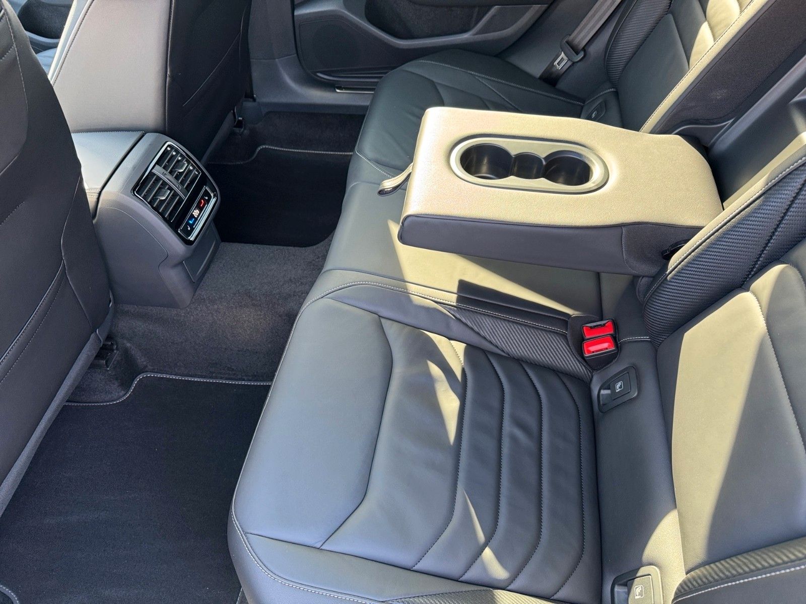 Fahrzeugabbildung Volkswagen Arteon Shooting Brake R-Line 2.0 TSI