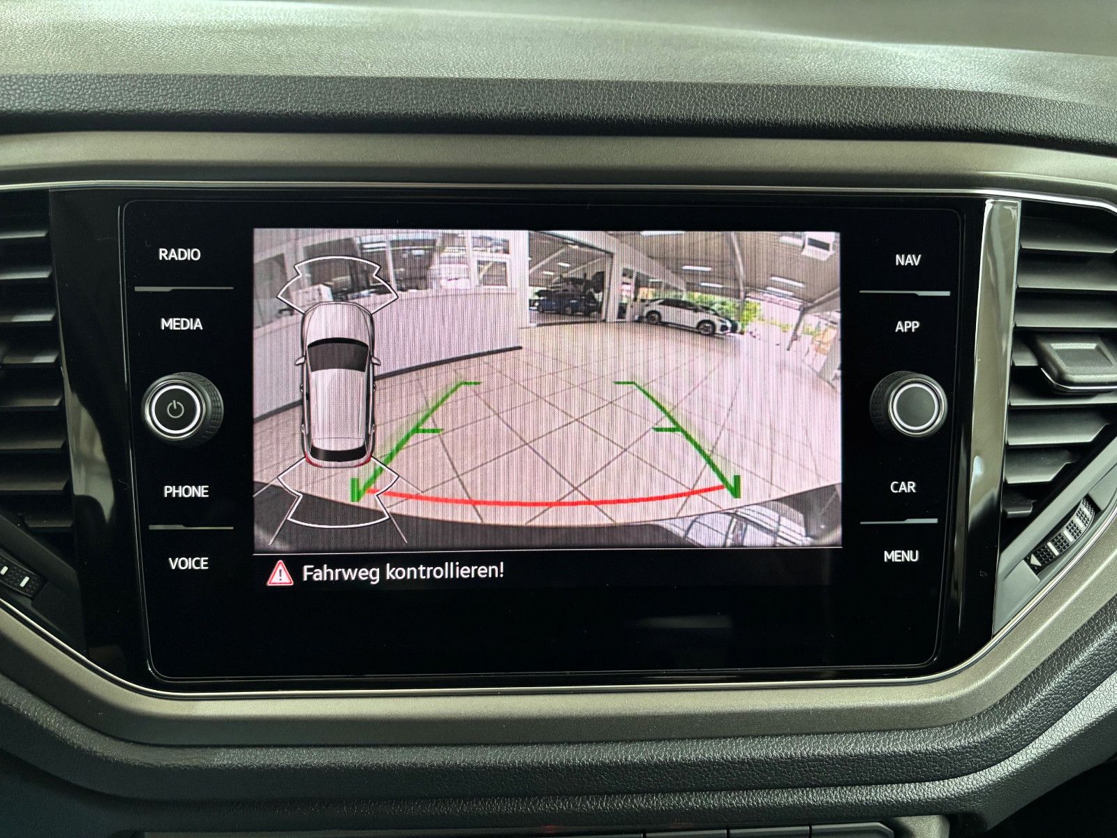 Fahrzeugabbildung Volkswagen T-Roc Style 1.5 TSI DSG + el. Klappe + Kamera +