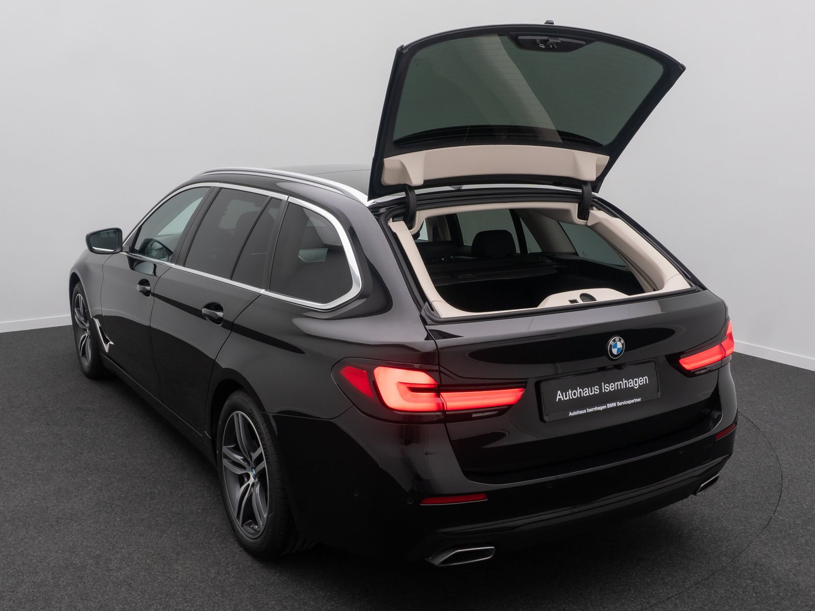 Fahrzeugabbildung BMW 520d xD Alarm 4xKlima Leder DAB Panorama 18Zoll
