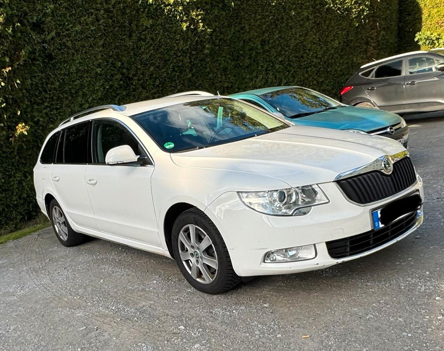 Skoda Superb 2011 — engine 125 HP (92kW)