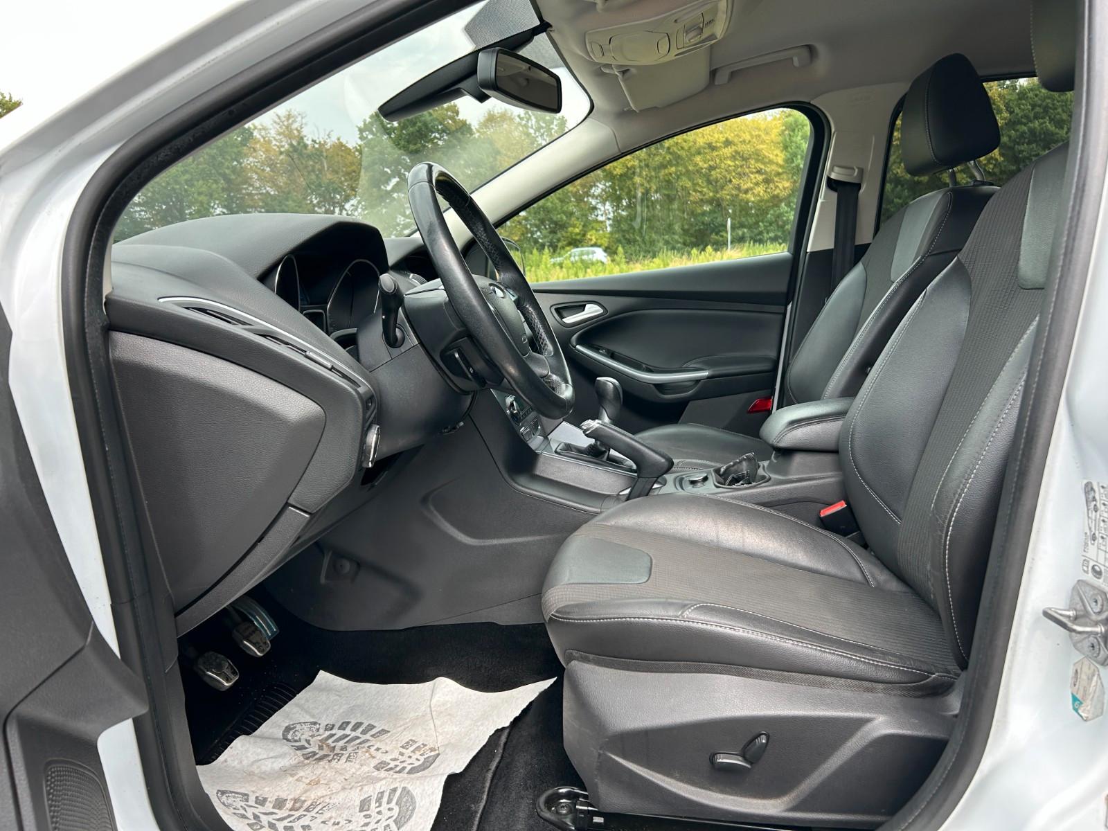 Ford Focus 2013 — photo 10