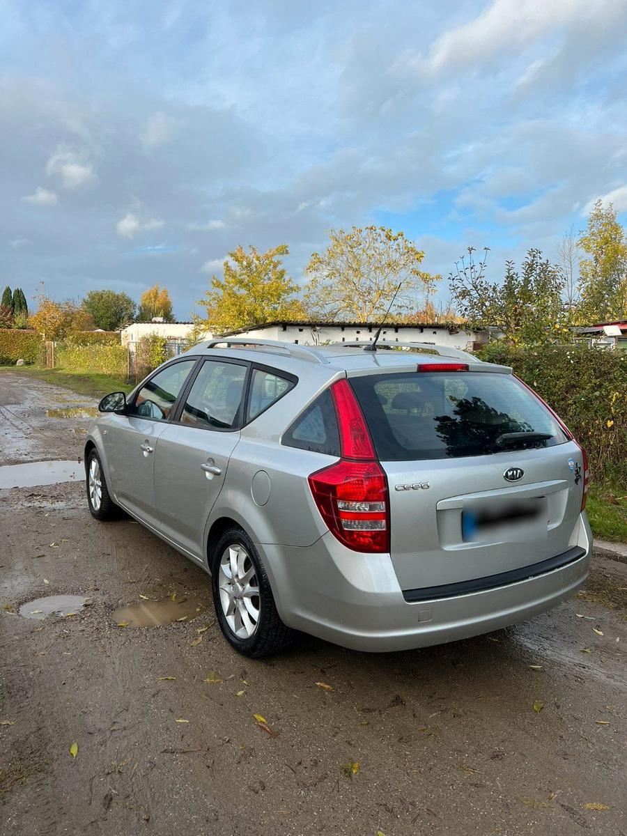 Kia cee'd 2008 — photo 6