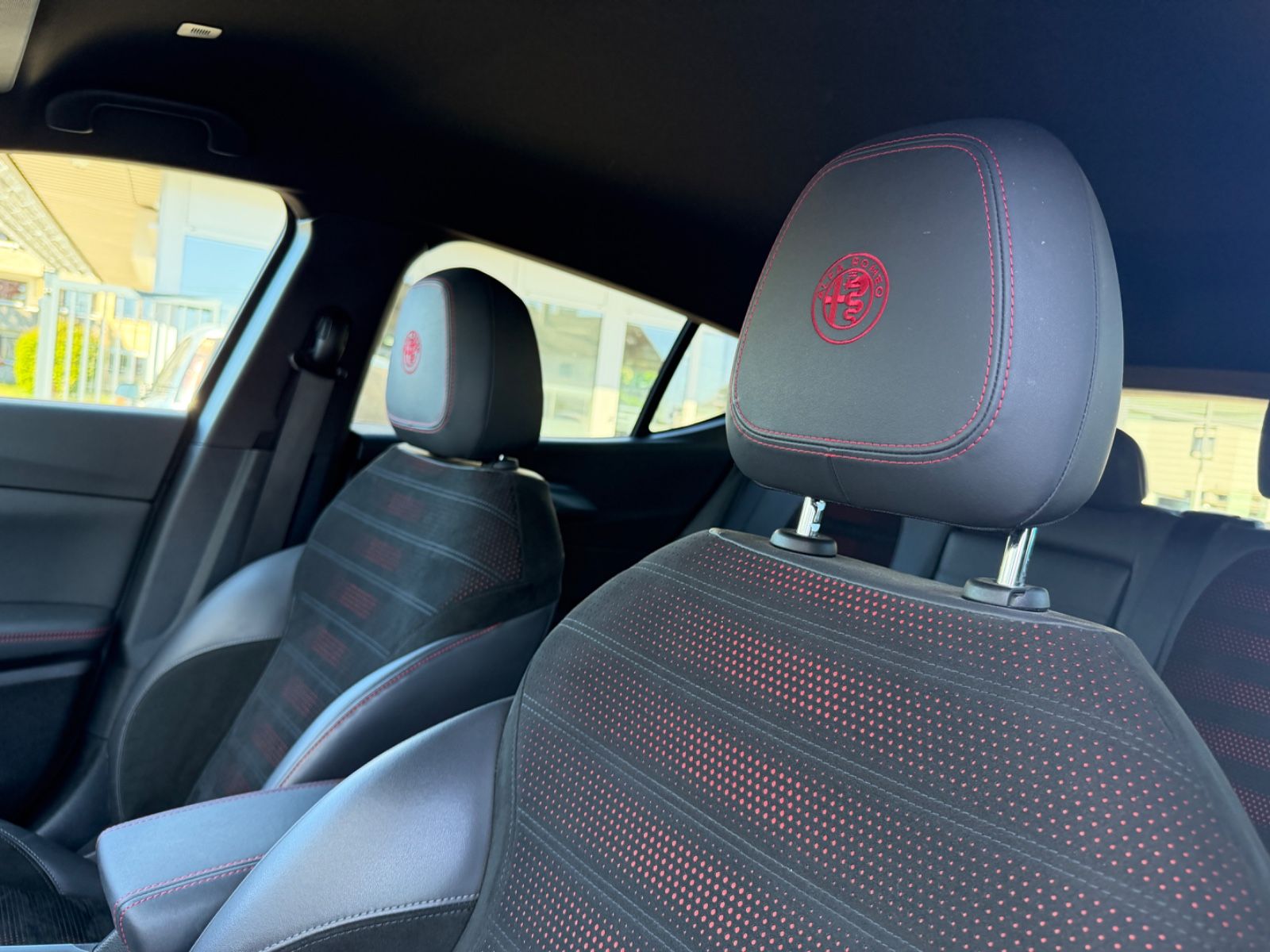 Fahrzeugabbildung Alfa Romeo Tonale Edizione Speciale/DNA/ACC/APPLE-CAR