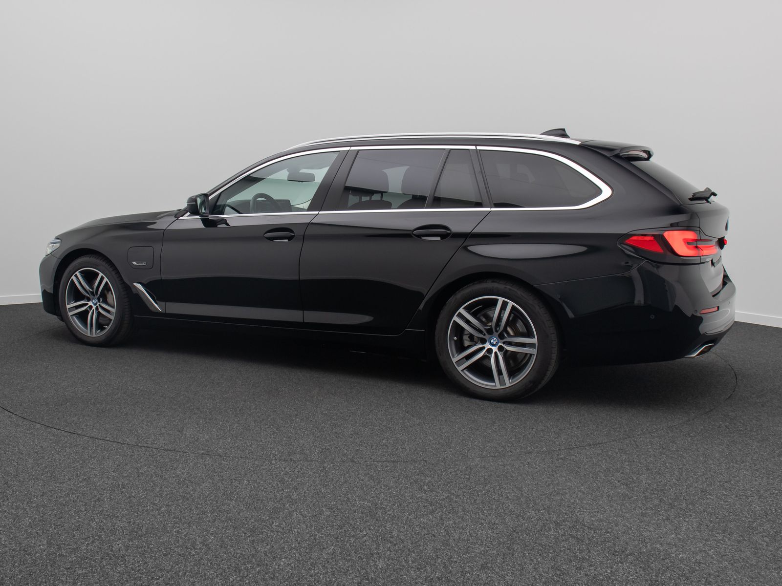 Fahrzeugabbildung BMW 520e  360° Laser HUD DAB H/K ACC Komfort Alarm