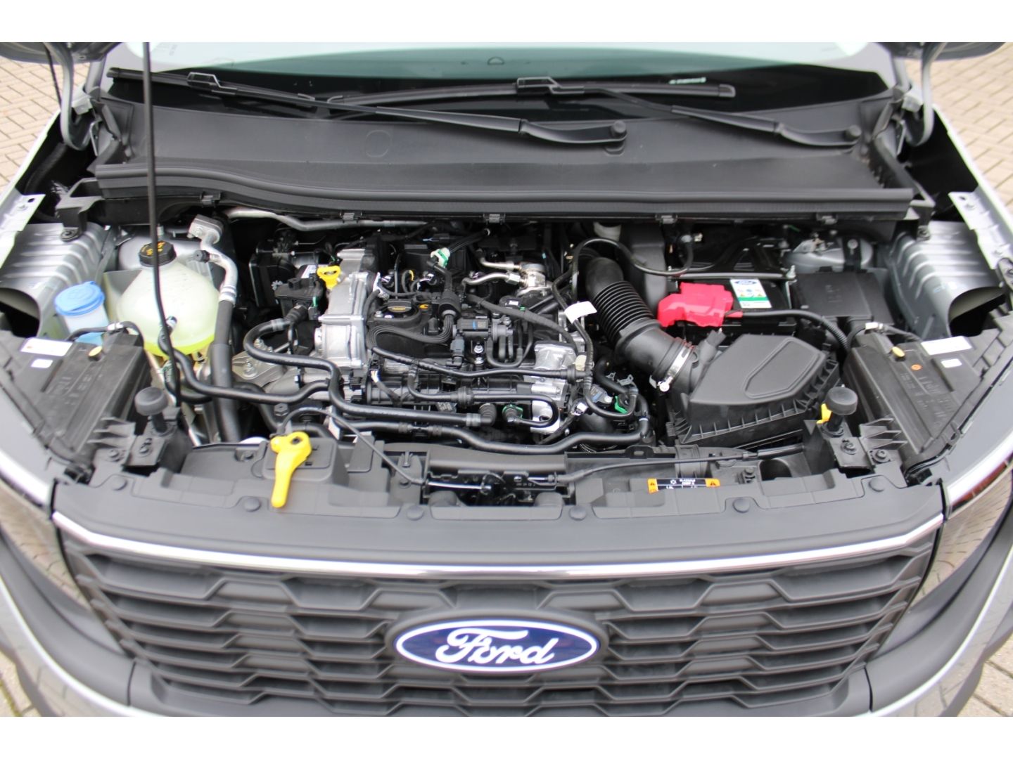 FORD Tourneo Courier 1.0 EcoBoost Active ACC TWA Navi - Image 30