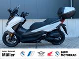 Honda Forza 125 mit Topcase (Smart Key)