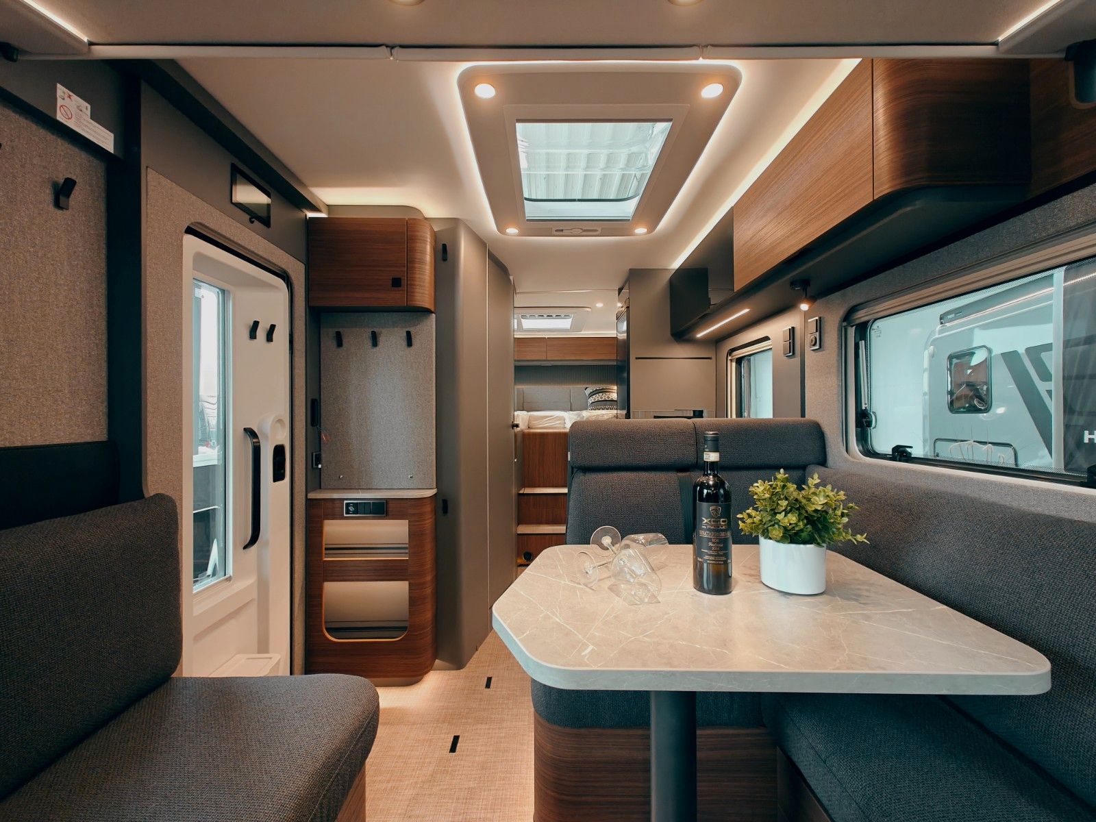Fahrzeugabbildung HYMER / ERIBA / HYMERCAR B-KLASSE MC I 600 PREMIUM 2026