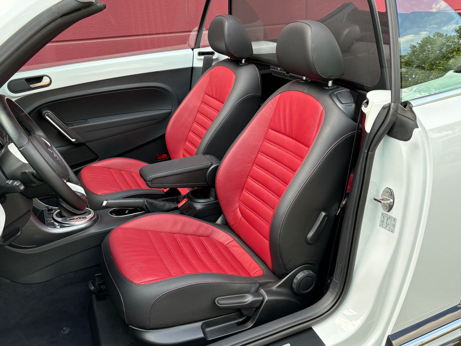 Volkswagen BEETLE CABRIO 1.4 TSI DSG R-LINE SPORT LEDER TOP foto 11
