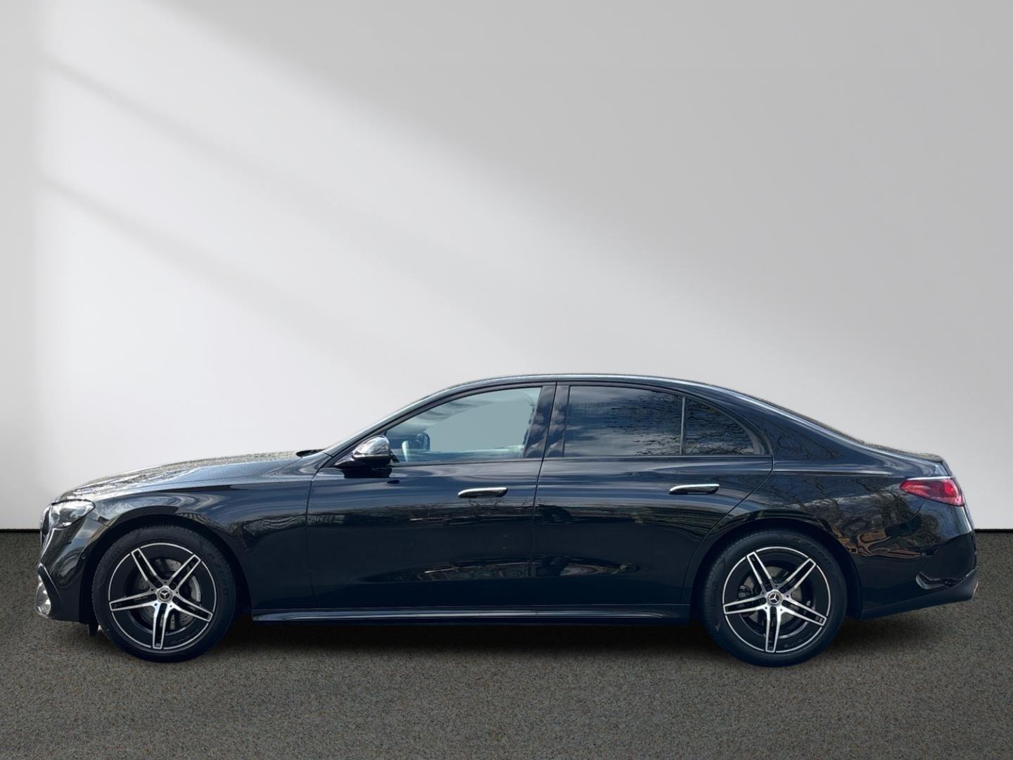 Mercedes-Benz E 220 d AMG Night Burmester Ambiente KeylessGo