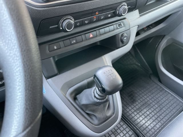 Fahrzeugabbildung Citroën Jumpy 1.5 BlueHDi 100 Club M-L2H1 3-Sitzer, Rück