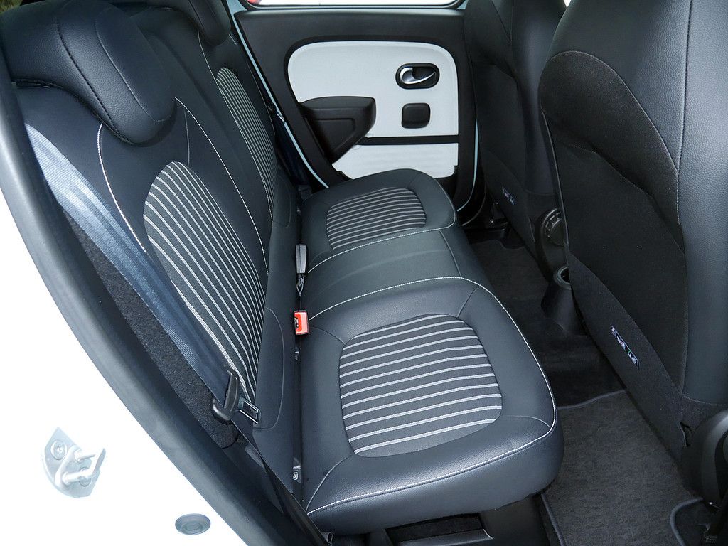 Fahrzeugabbildung Renault Twingo E-Tech Techno KLIMA PDC SHZ KAMERA NAVI