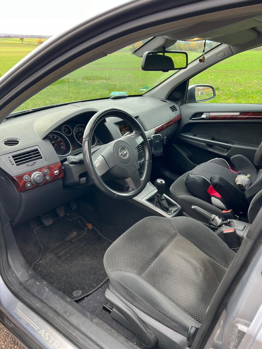 Opel Astra 2005 — photo 9
