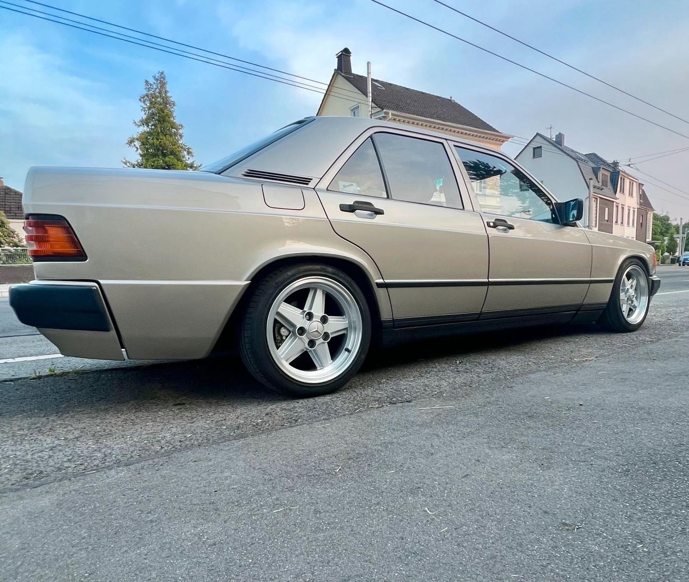 Mercedes-Benz 190