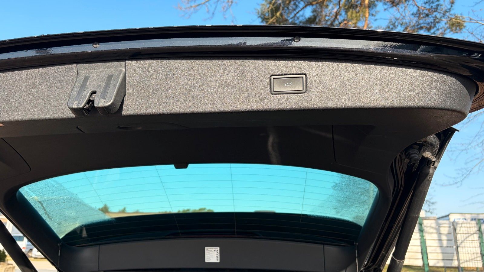 Fahrzeugabbildung Volkswagen Tiguan R-Line 4Motion