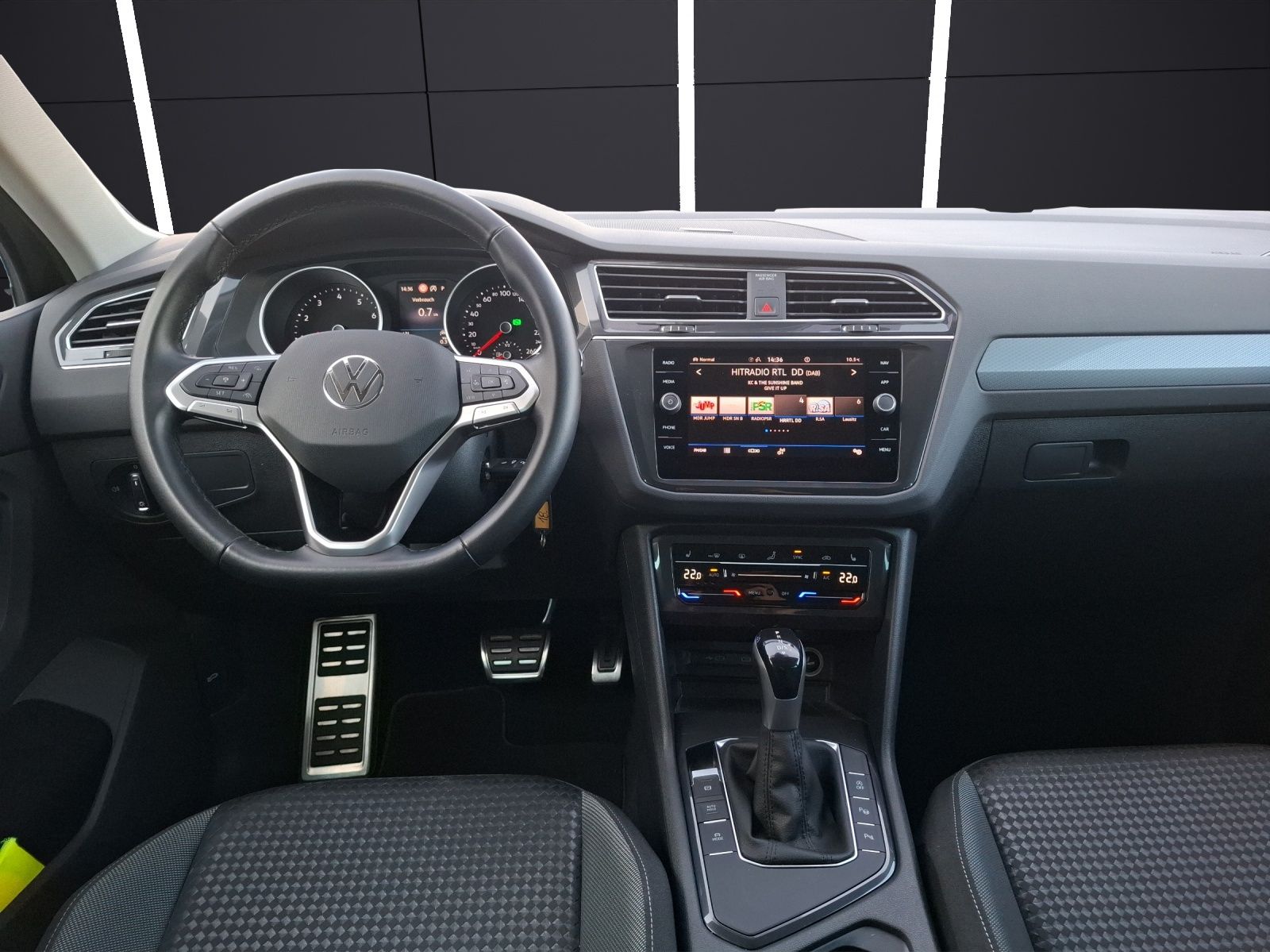 Fahrzeugabbildung Volkswagen Tiguan TSI Active DSG LED Navi ACC RFK SH 18"