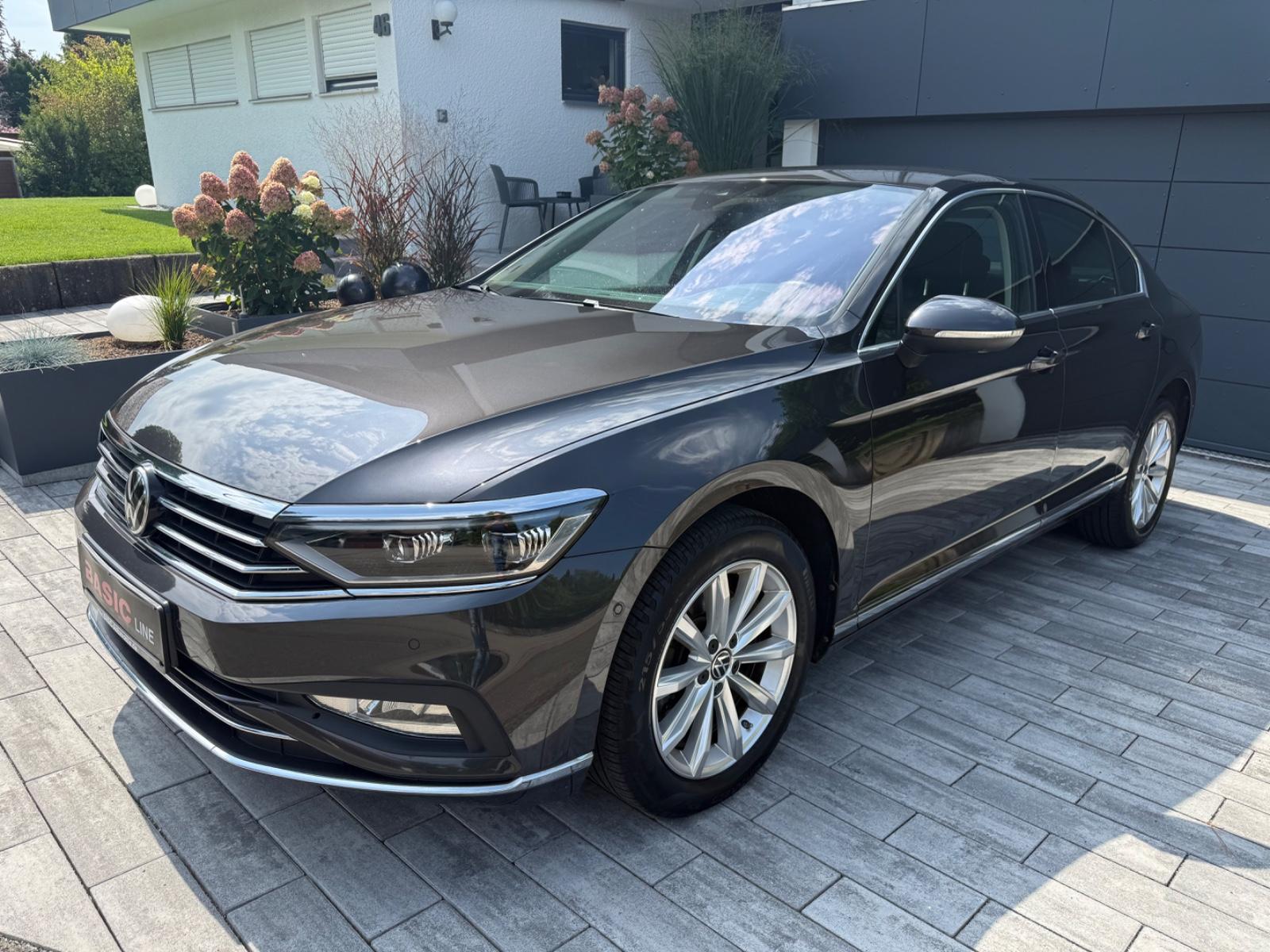 Volkswagen Passat Lim. Elegance Leder ActiveDsp HeadUp