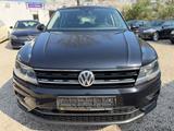 Volkswagen Tiguan 2.0 Comfortline/DSG/CARPLAY/SHZ/R-CAM/EU6 - Volkswagen Tiguan: R