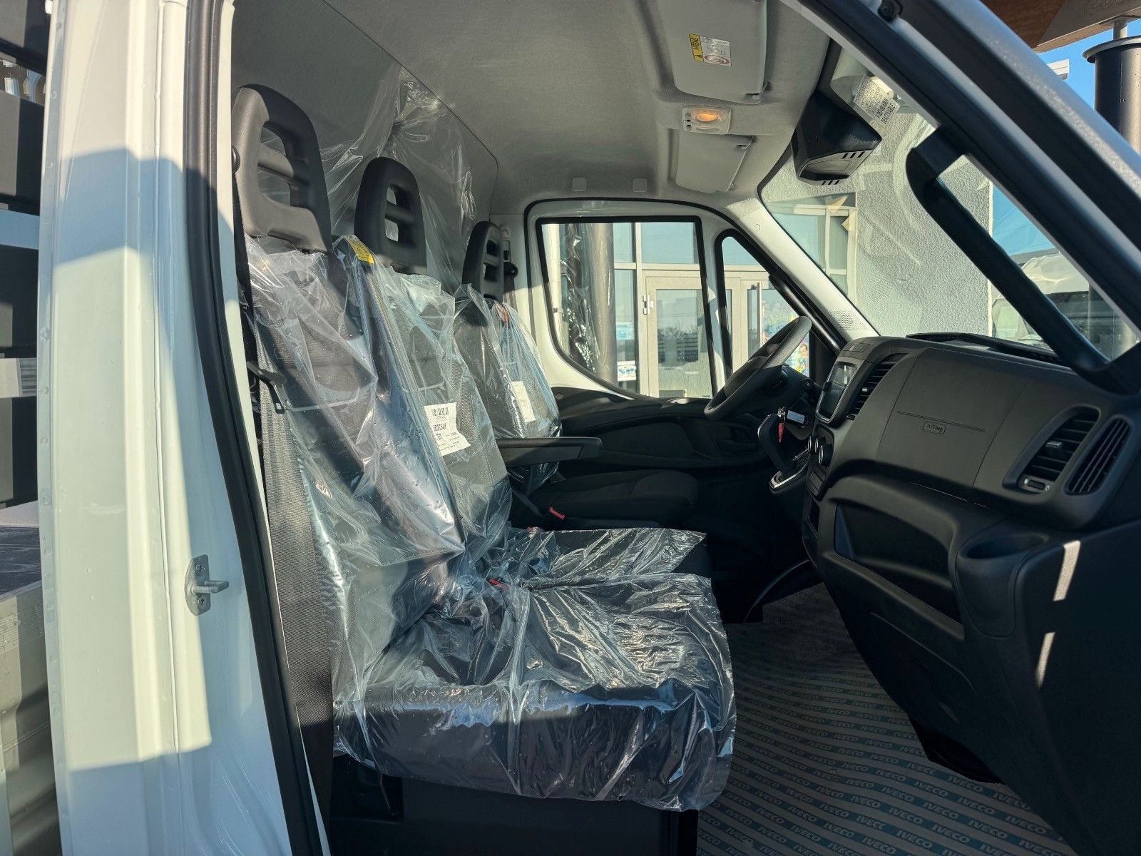 Fahrzeugabbildung Iveco Daily 35S14 A8*R3.450mm*Automatik*Kamera*3Sitze*