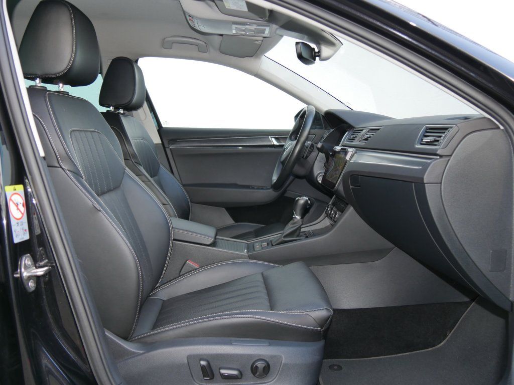 Fahrzeugabbildung SKODA Superb  2.0 TDI Premium Edition ACC CarPlay Memo