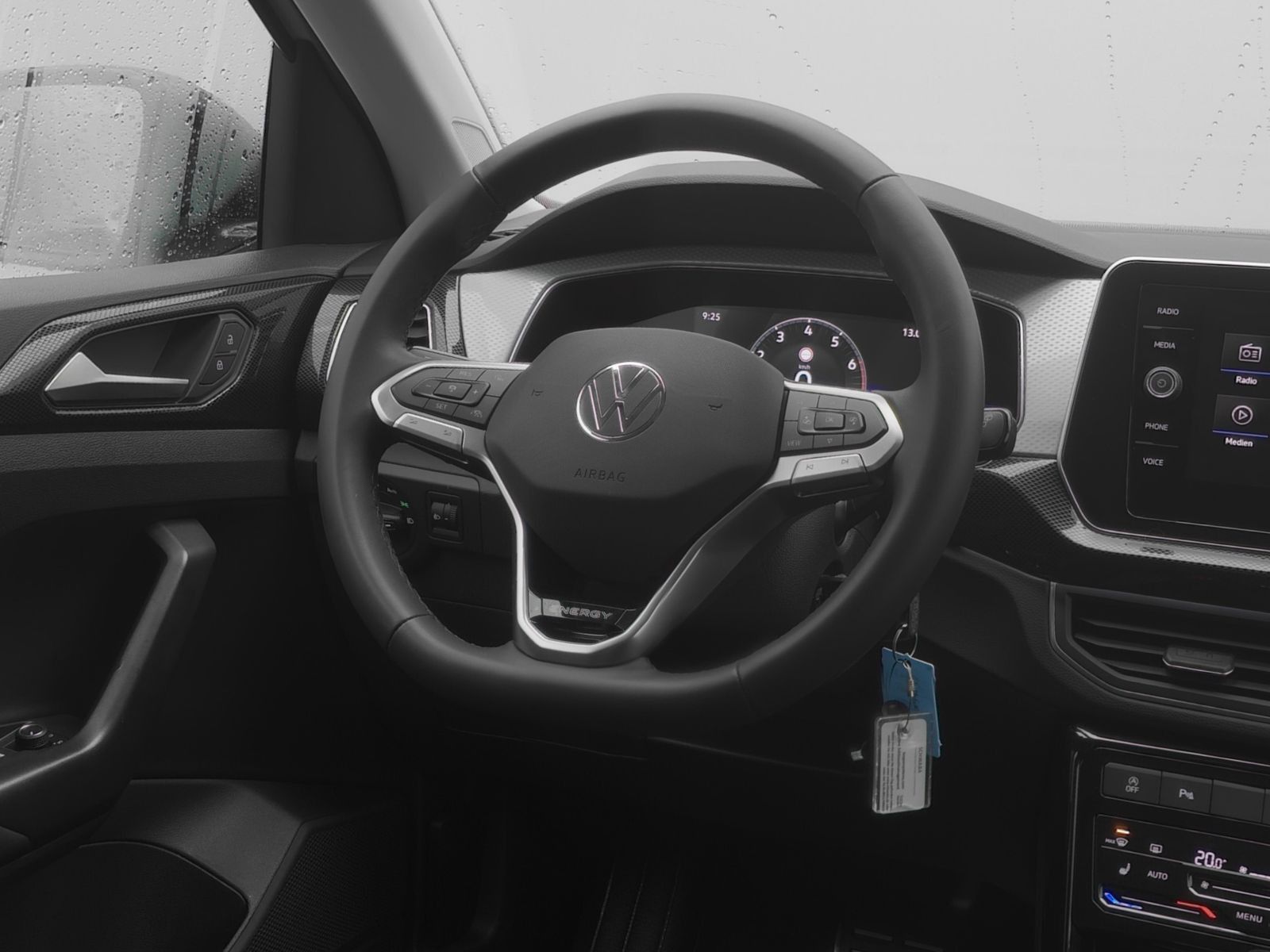 Volkswagen T-Cross - Bild 12