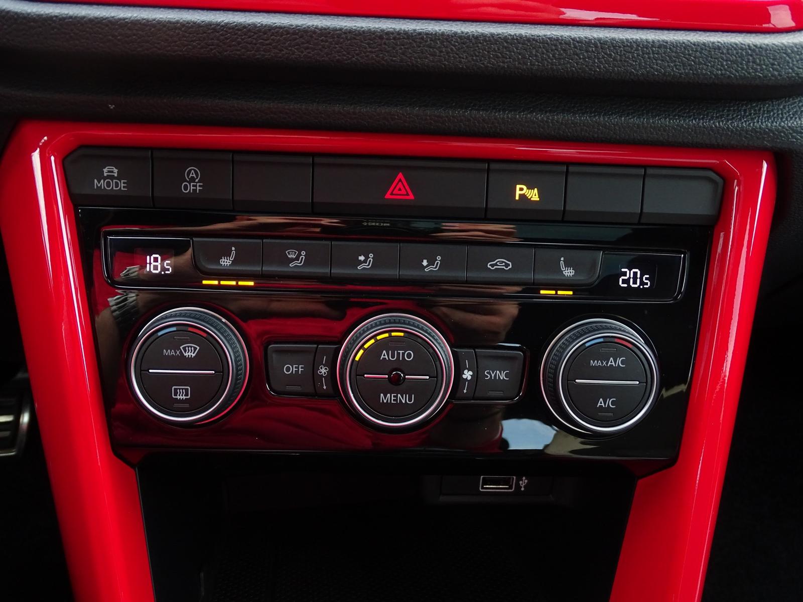 Volkswagen T-Roc 1.5 TSI Sport LED Navi ACC Panorama PDC